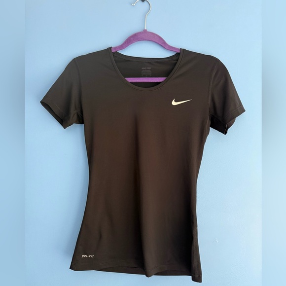 Nike Pro Dri Fit- Black Short Sleeve T-Shirt - Picture 1 of 2
